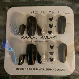 Black Heart Press On Nails 🖤